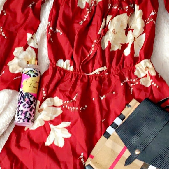 Red - Picture 4 of 4